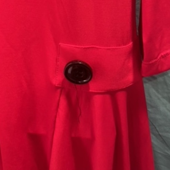 The Pyramid Collection Red Tunis Top - Picture 2 of 13